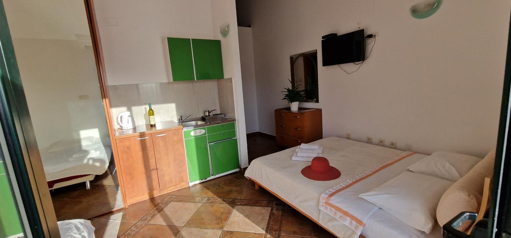 Lutovac Apartment Budva